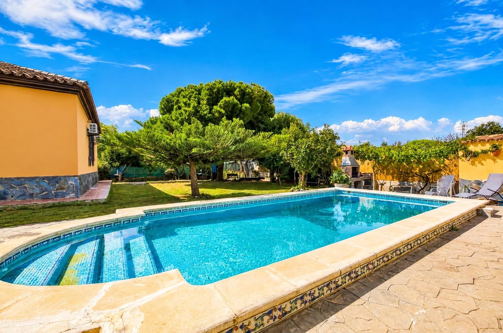 5 bedroom Villa for sale in Chiclana de la Frontera with pool - € 319,990 (Ref: 10155464)