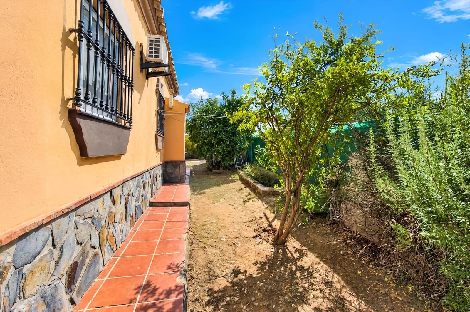 5 bedroom Villa for sale in Chiclana de la Frontera with pool - € 319,990 (Ref: 10155464)