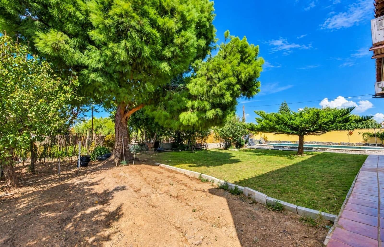 5 bedroom Villa for sale in Chiclana de la Frontera with pool - € 319,990 (Ref: 10155464)