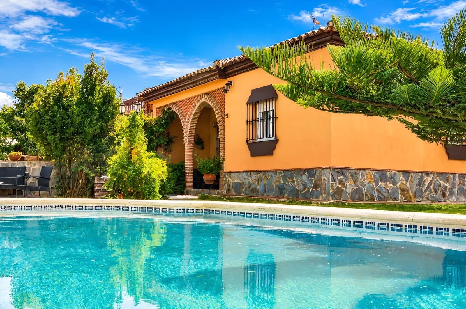 5 bedroom Villa for sale in Chiclana de la Frontera with pool - € 319,990 (Ref: 10155464)