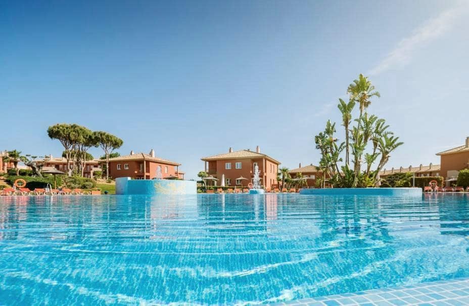 2 soveværelse Rækkehus til salg i Chiclana de la Frontera med swimmingpool garage - € 155.000 (Ref: 8038479)