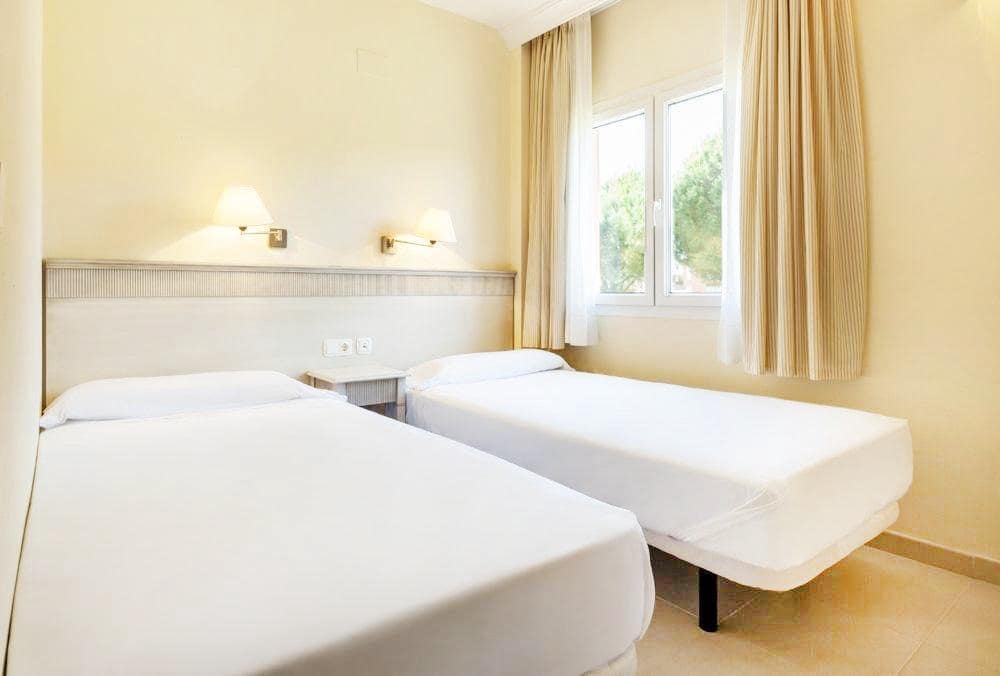 2 soveværelse Rækkehus til salg i Chiclana de la Frontera med swimmingpool garage - € 155.000 (Ref: 8038479)