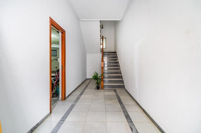 4 soveværelse Villa til salg i Chiclana de la Frontera med garage - € 229.900 (Ref: 8741847)