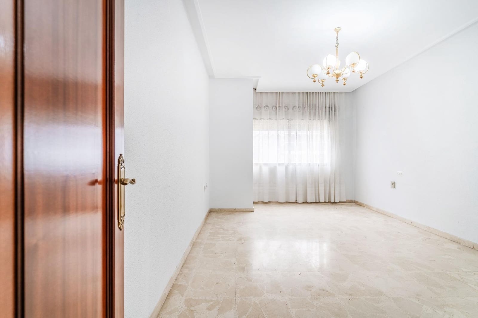 4 soveværelse Villa til salg i Chiclana de la Frontera med garage - € 229.900 (Ref: 8741847)