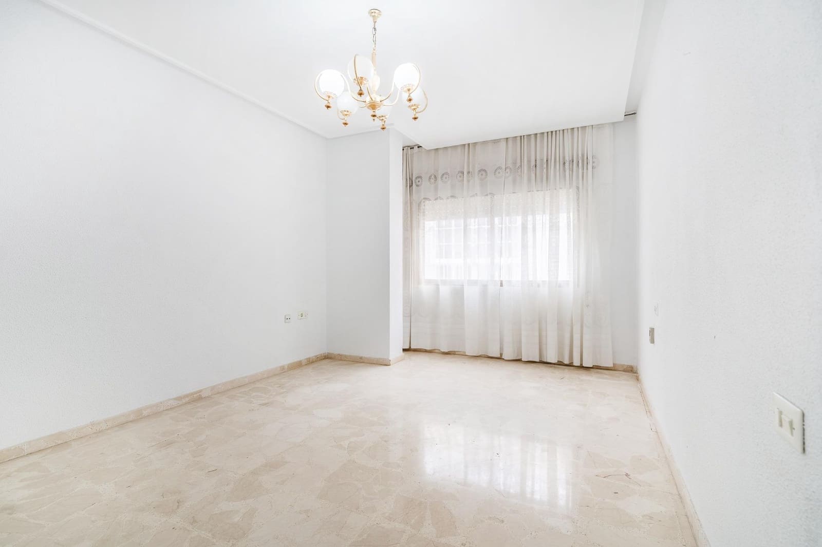 4 soveværelse Villa til salg i Chiclana de la Frontera med garage - € 229.900 (Ref: 8741847)