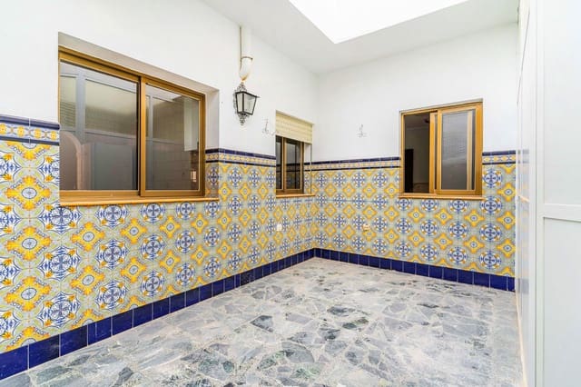 4 soveværelse Villa til salg i Chiclana de la Frontera med garage - € 229.900 (Ref: 8741847)