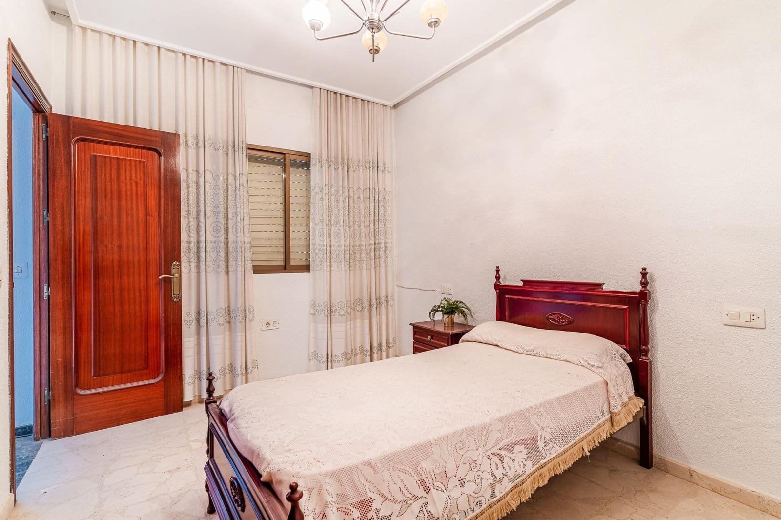 4 soveværelse Villa til salg i Chiclana de la Frontera med garage - € 229.900 (Ref: 8741847)