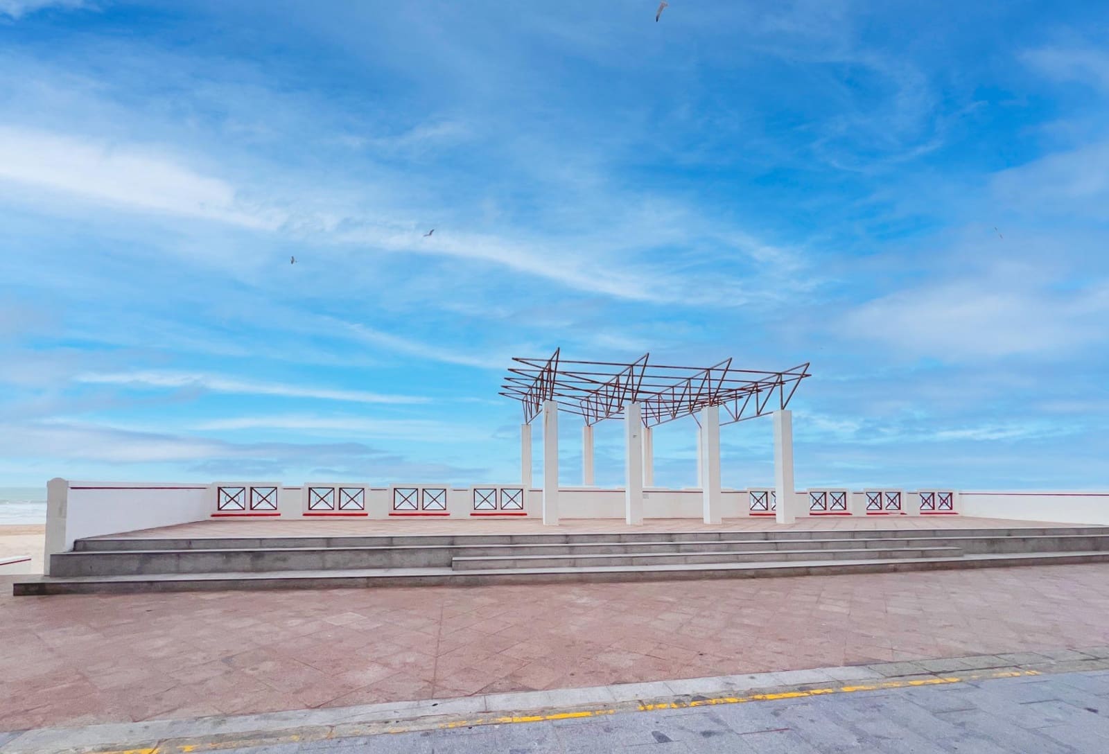 Erhverv til salg i Cadiz by - € 180.000 (Ref: 8849387)