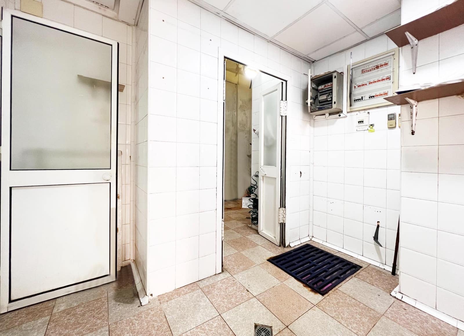 Erhverv til salg i Cadiz by - € 180.000 (Ref: 8849387)