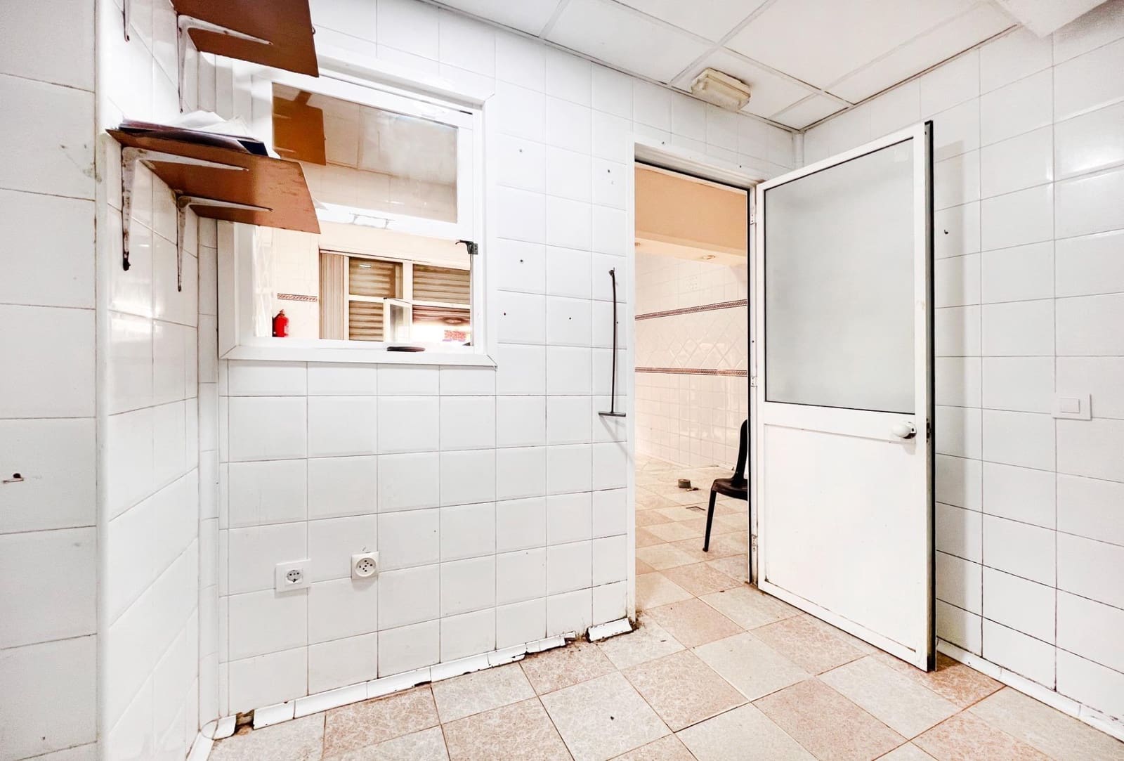 Kaupallinen myytävänä paikassa Cadiz kaupunki - 170 000 € (Ref: 8849387)