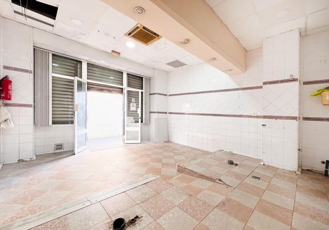 Komercyjne na sprzedaż w Miasto Kadyks - 170 000 € (Ref: 8849387)