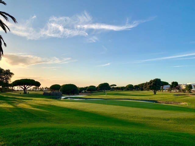 1 quarto Apartamento para venda em Chiclana de la Frontera com piscina garagem - 125 000 € (Ref: 8869757)