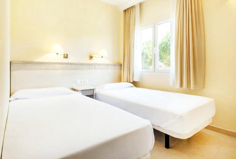 1 bedroom Apartment for sale in Chiclana de la Frontera with pool garage - € 125,000 (Ref: 8869757)