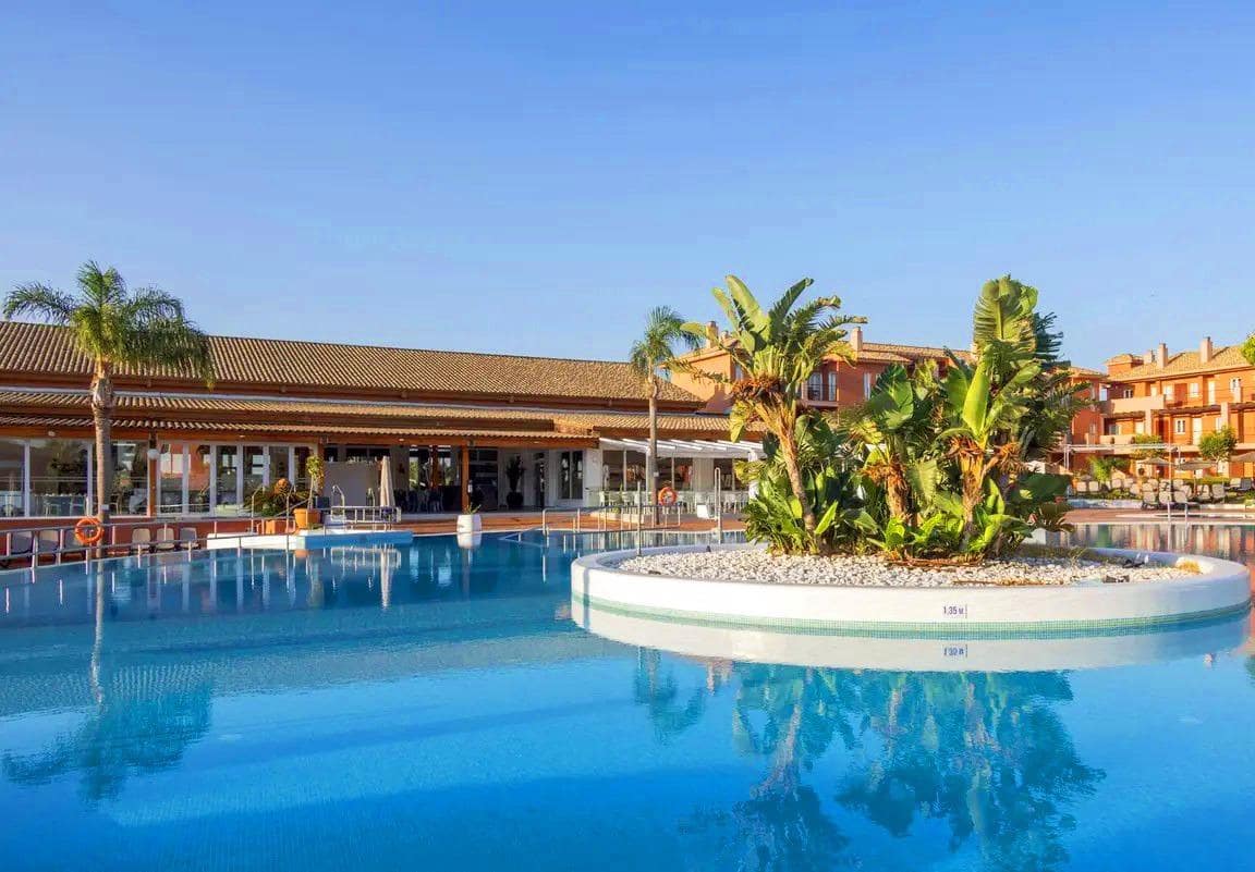 1 bedroom Apartment for sale in Chiclana de la Frontera with pool garage - € 125,000 (Ref: 8869757)