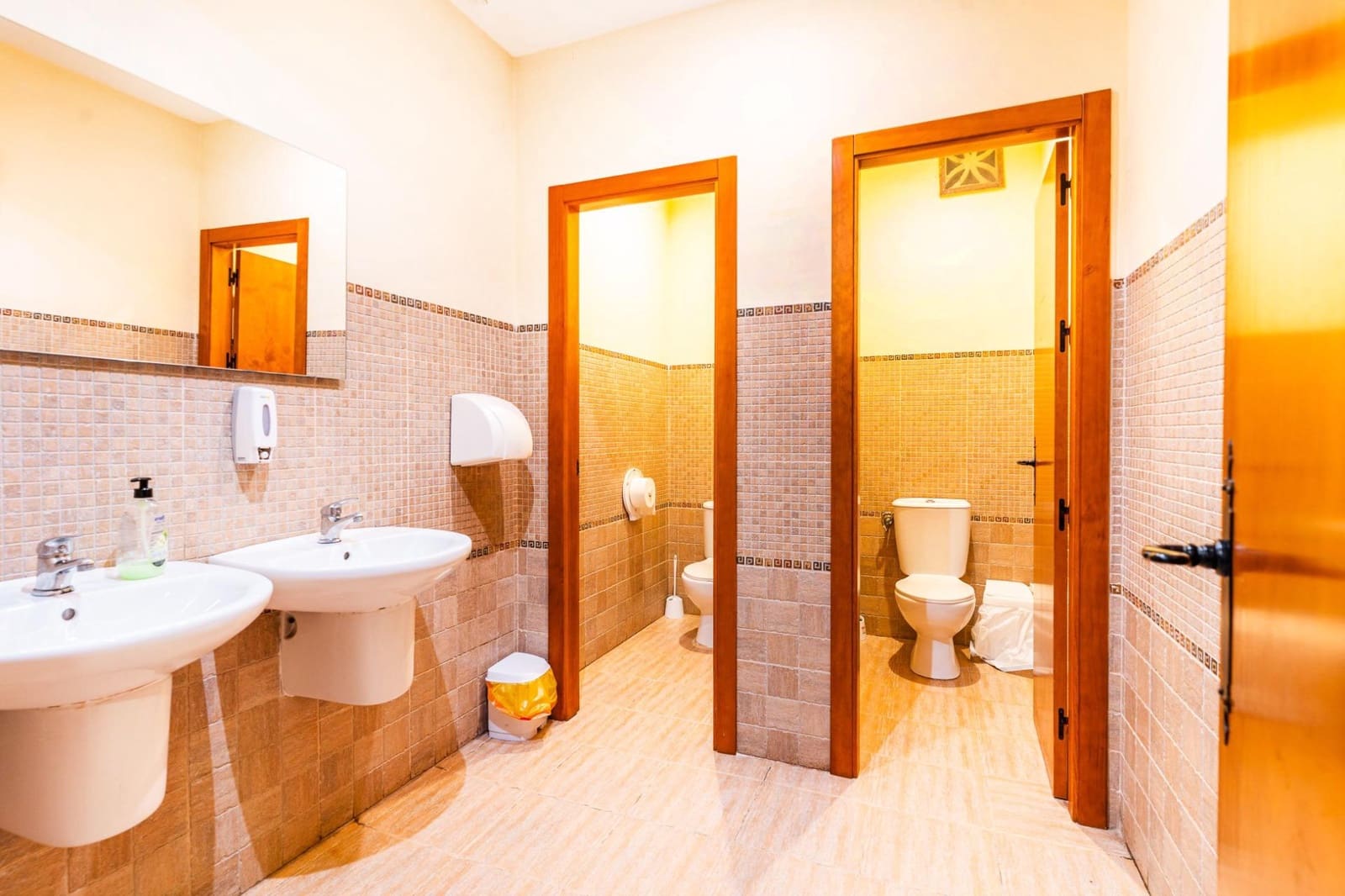 Erhverv til salg i Chiclana de la Frontera - € 339.990 (Ref: 8923827)