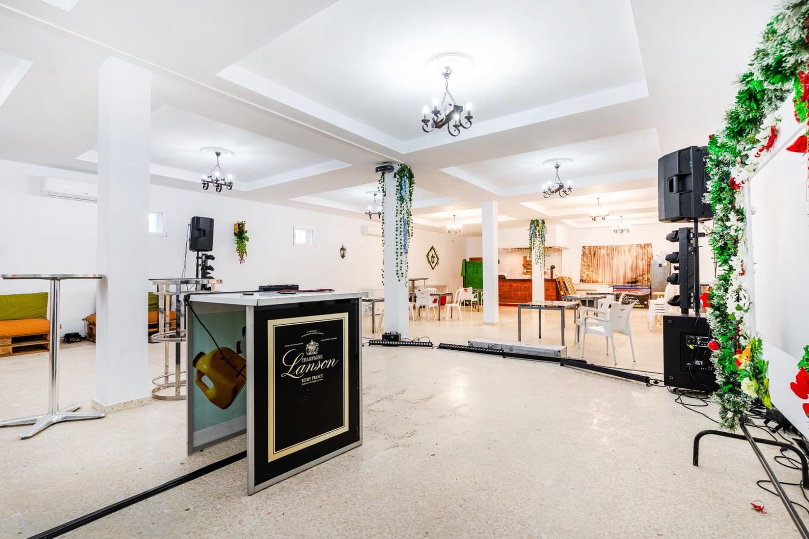 Erhverv til salg i Chiclana de la Frontera - € 339.990 (Ref: 8923827)