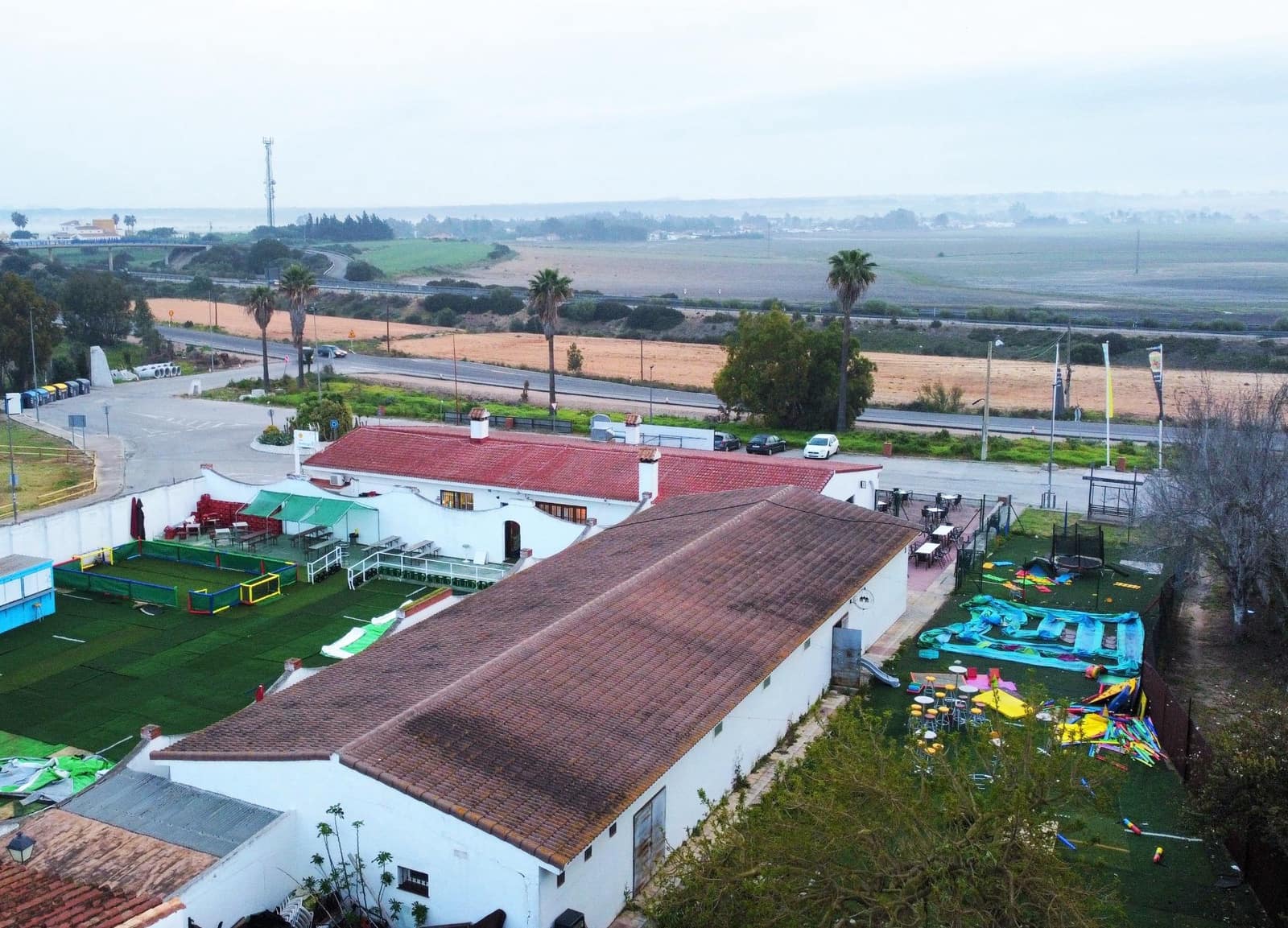 Erhverv til salg i Chiclana de la Frontera - € 339.990 (Ref: 8923827)