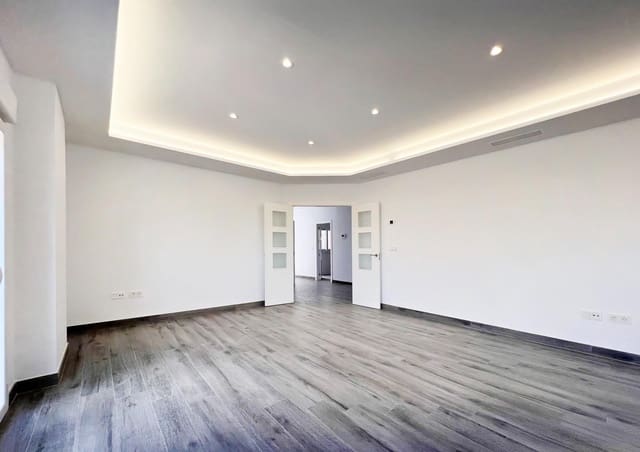 4 soveværelse Villa til salg i Chiclana de la Frontera med garage - € 379.900 (Ref: 8957321)