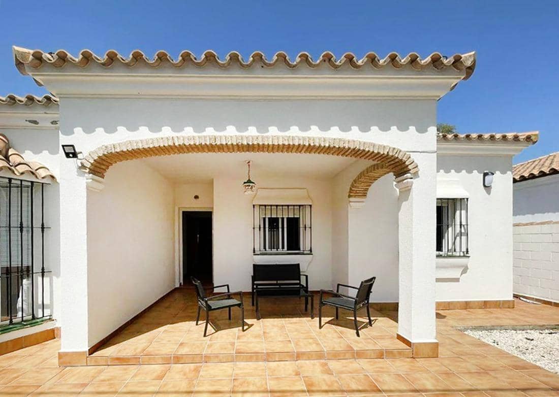 3 soveværelse Villa til salg i Novo Sancti Petri med swimmingpool garage - € 320.000 (Ref: 8972815)