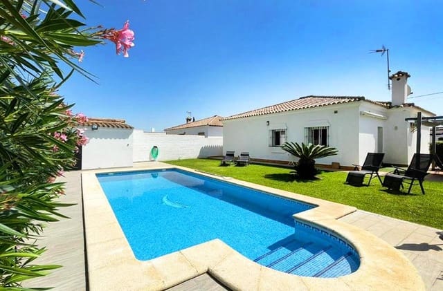 3 soverom Villa til salgs i Novo Sancti Petri, Chiclana de la Frontera med svømmebasseng garasje - € 320 000 (Ref: 8972815)
