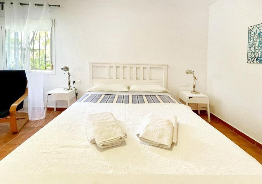 3 soveværelse Villa til salg i Novo Sancti Petri med swimmingpool garage - € 320.000 (Ref: 8972815)