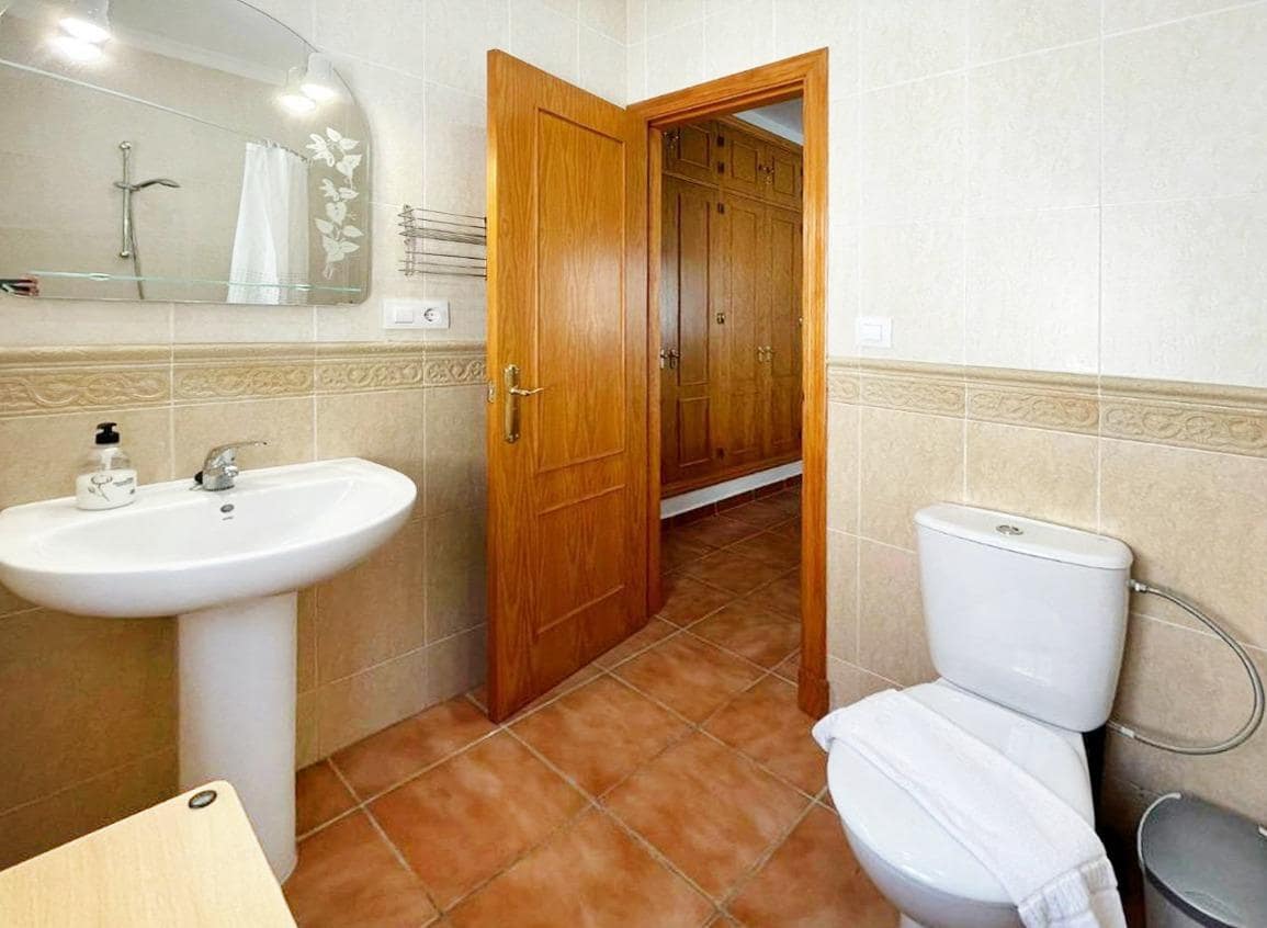 3 soveværelse Villa til salg i Novo Sancti Petri med swimmingpool garage - € 320.000 (Ref: 8972815)