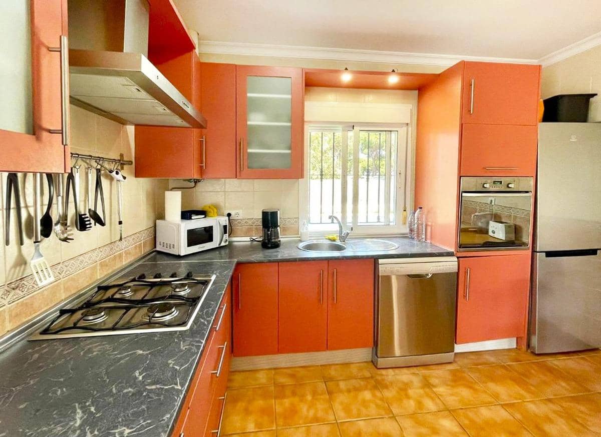 3 soveværelse Villa til salg i Novo Sancti Petri med swimmingpool garage - € 320.000 (Ref: 8972815)