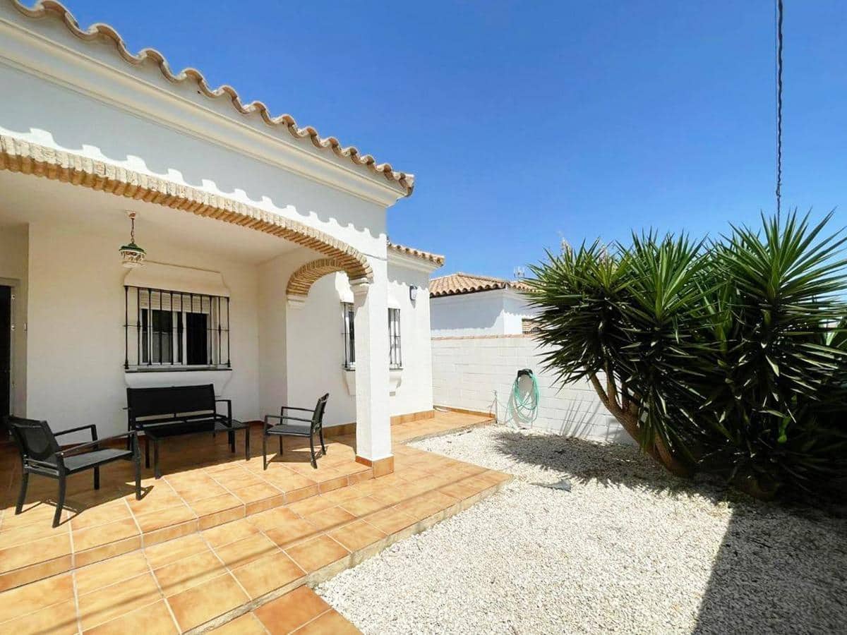 3 soveværelse Villa til salg i Novo Sancti Petri med swimmingpool garage - € 320.000 (Ref: 8972815)