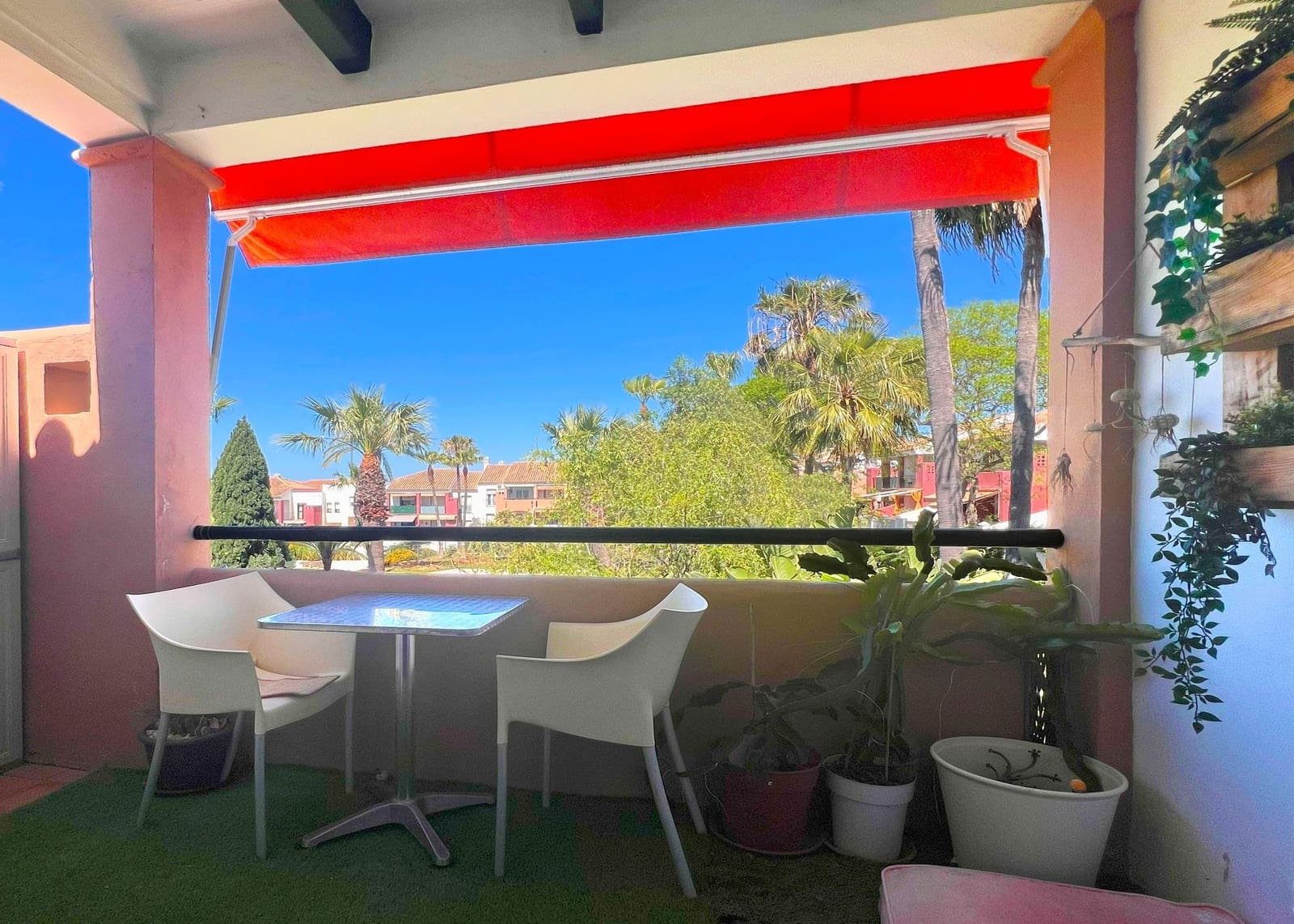 2 soveværelse Lejlighed til salg i La Barrosa med swimmingpool garage - € 305.000 (Ref: 9008647)