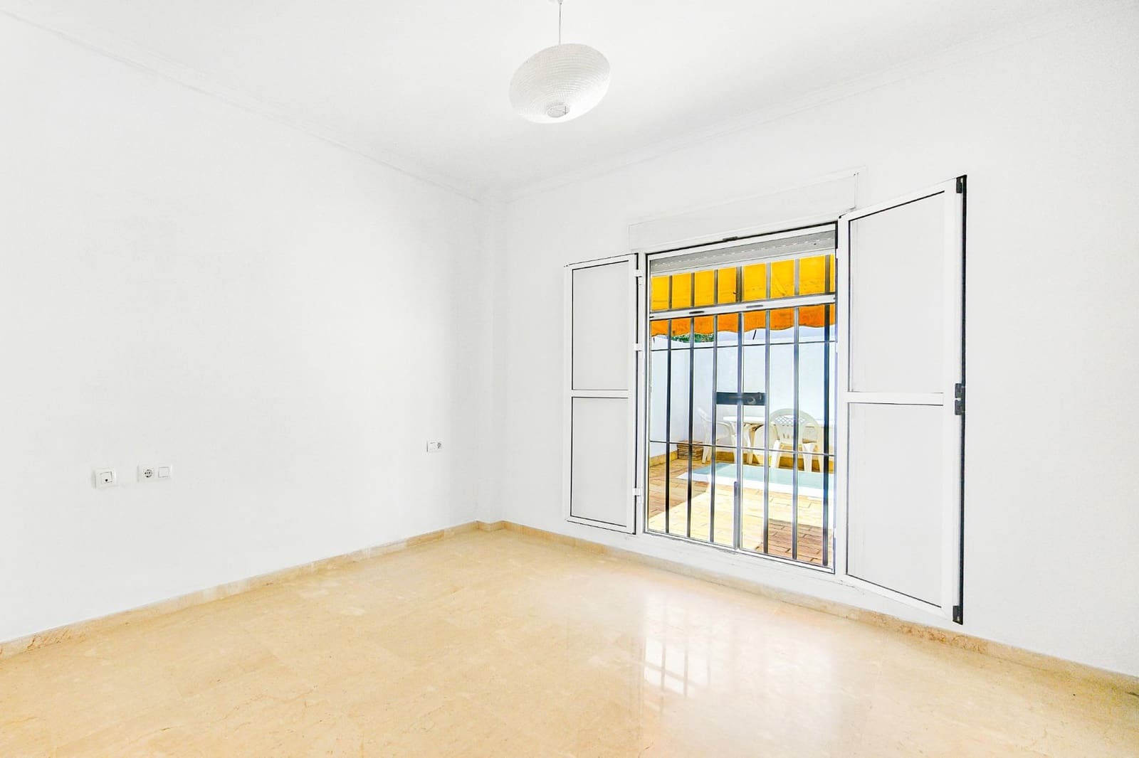 3 chambre Appartement à vendre à Chiclana de la Frontera - 290 000 € (Ref: 9169708)