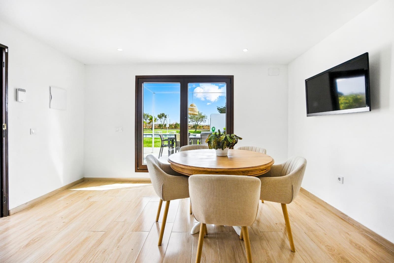 3 soveværelse Villa til salg i Chiclana de la Frontera med swimmingpool - € 399.000 (Ref: 9196097)