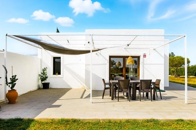 3 bedroom Villa for sale in Chiclana de la Frontera with pool - € 399,000 (Ref: 9196097)