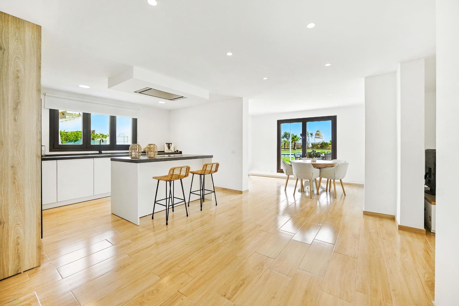 3 soveværelse Villa til salg i Chiclana de la Frontera med swimmingpool - € 399.000 (Ref: 9196097)