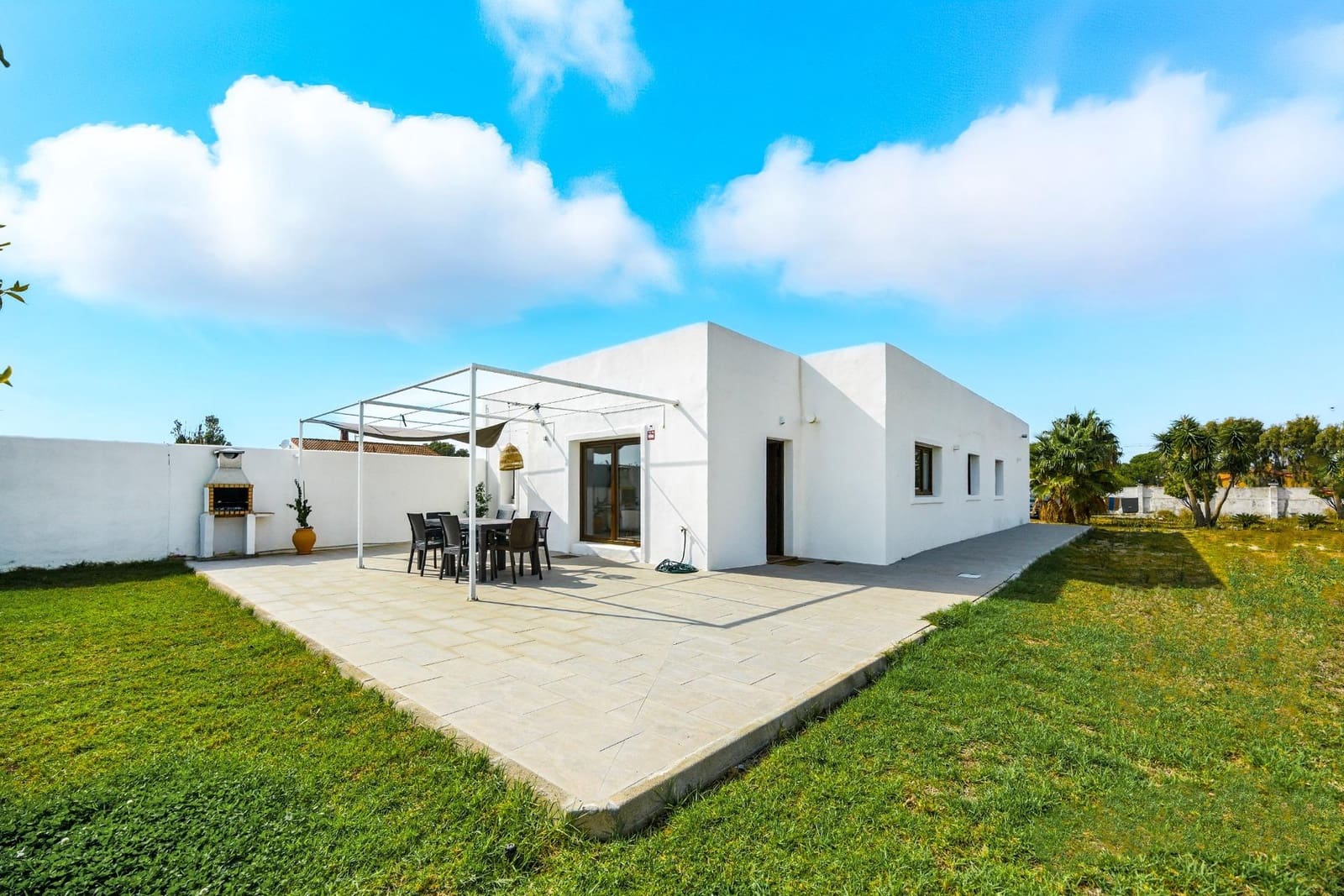 3 soveværelse Villa til salg i Chiclana de la Frontera med swimmingpool - € 399.000 (Ref: 9196097)