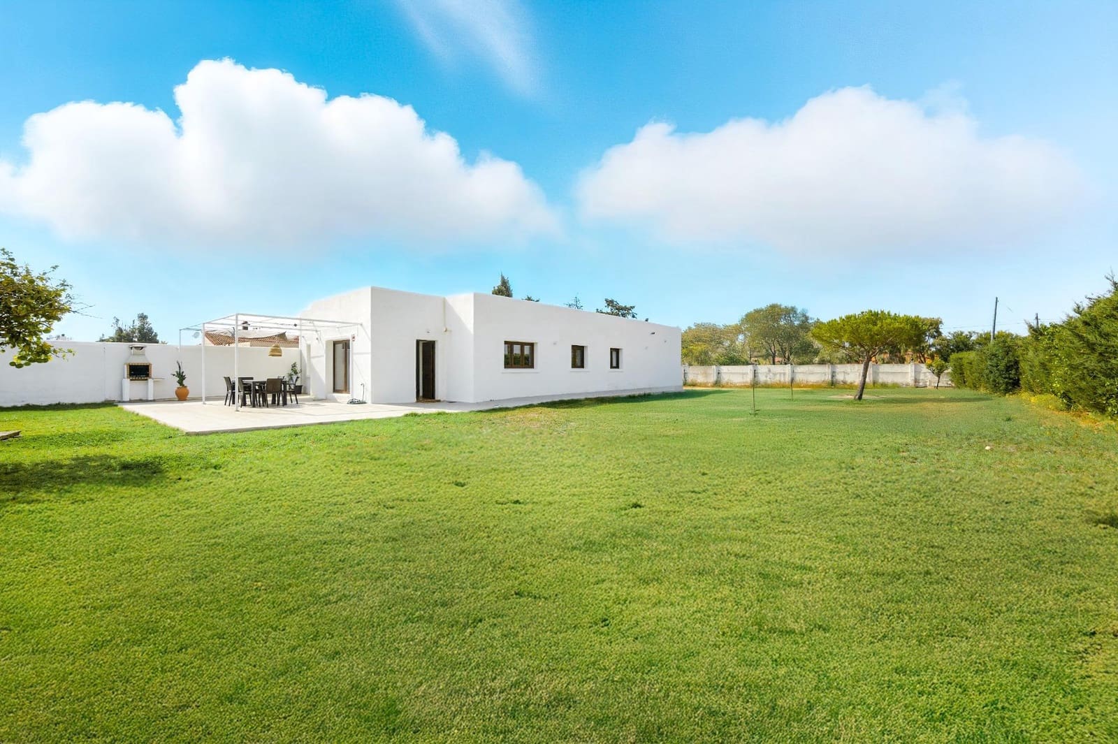 3 soveværelse Villa til salg i Chiclana de la Frontera med swimmingpool - € 399.000 (Ref: 9196097)