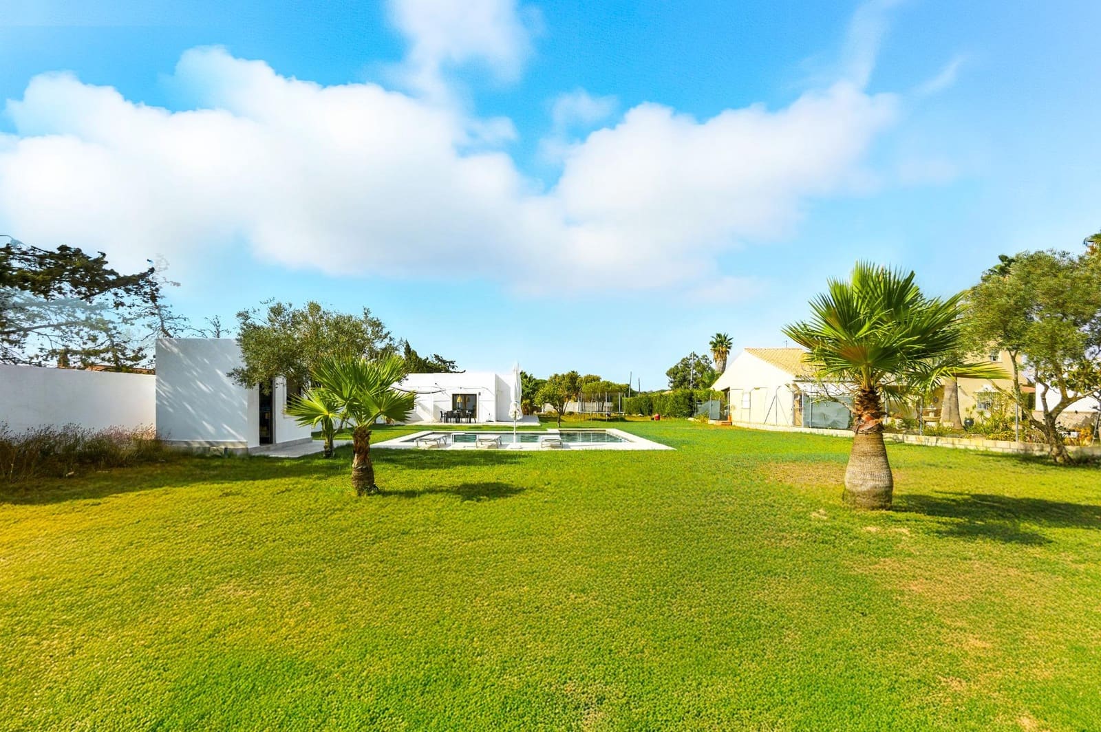 3 soveværelse Villa til salg i Chiclana de la Frontera med swimmingpool - € 399.000 (Ref: 9196097)