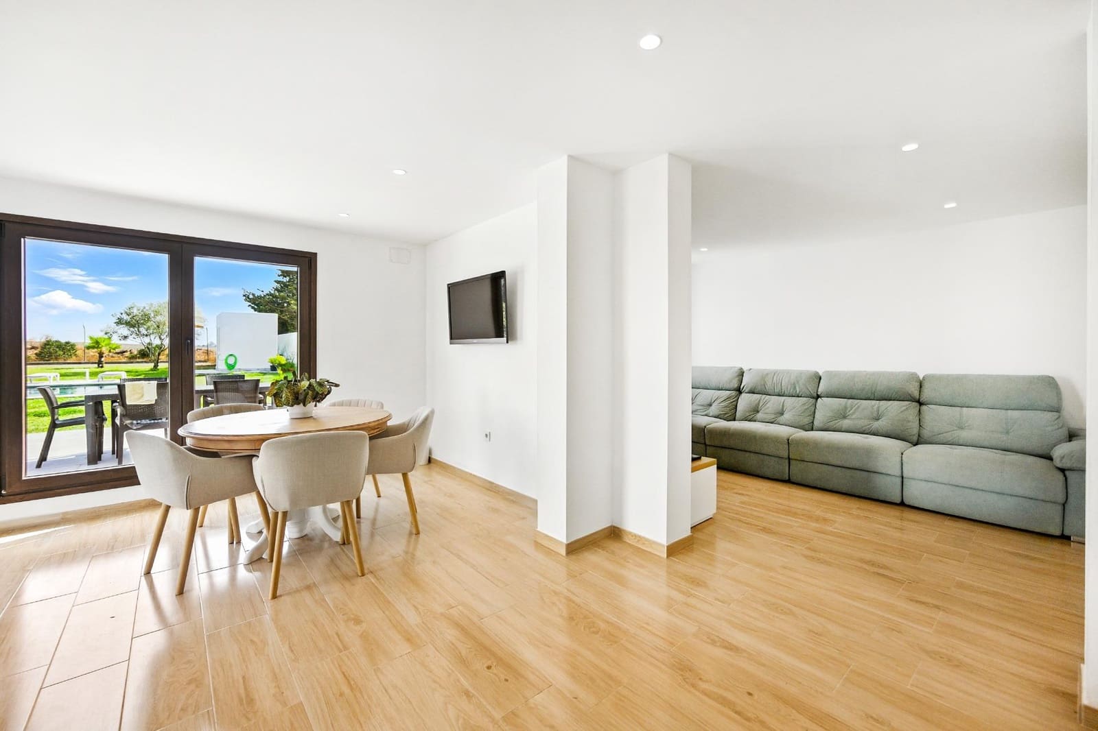 3 soverom Villa til salgs i Chiclana de la Frontera med svømmebasseng - € 399 000 (Ref: 9196097)