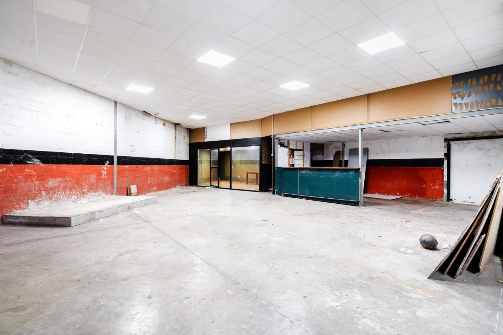 Virksomhed til salg i San Fernando - € 280.000 (Ref: 9204777)