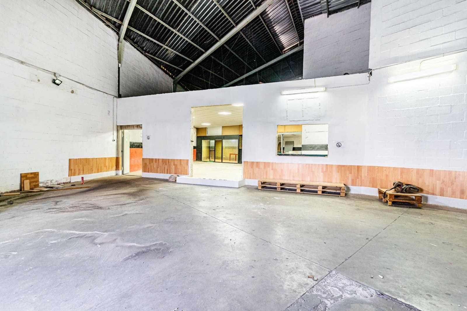 Virksomhed til salg i San Fernando - € 280.000 (Ref: 9204777)