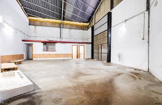 Entreprise à vendre à San Fernando - 264 990 € (Ref: 9204777)