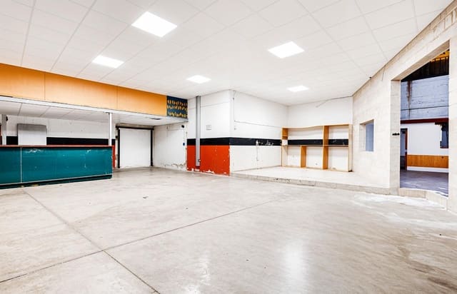 Business for sale in San Fernando - € 229,990 (Ref: 9204777)