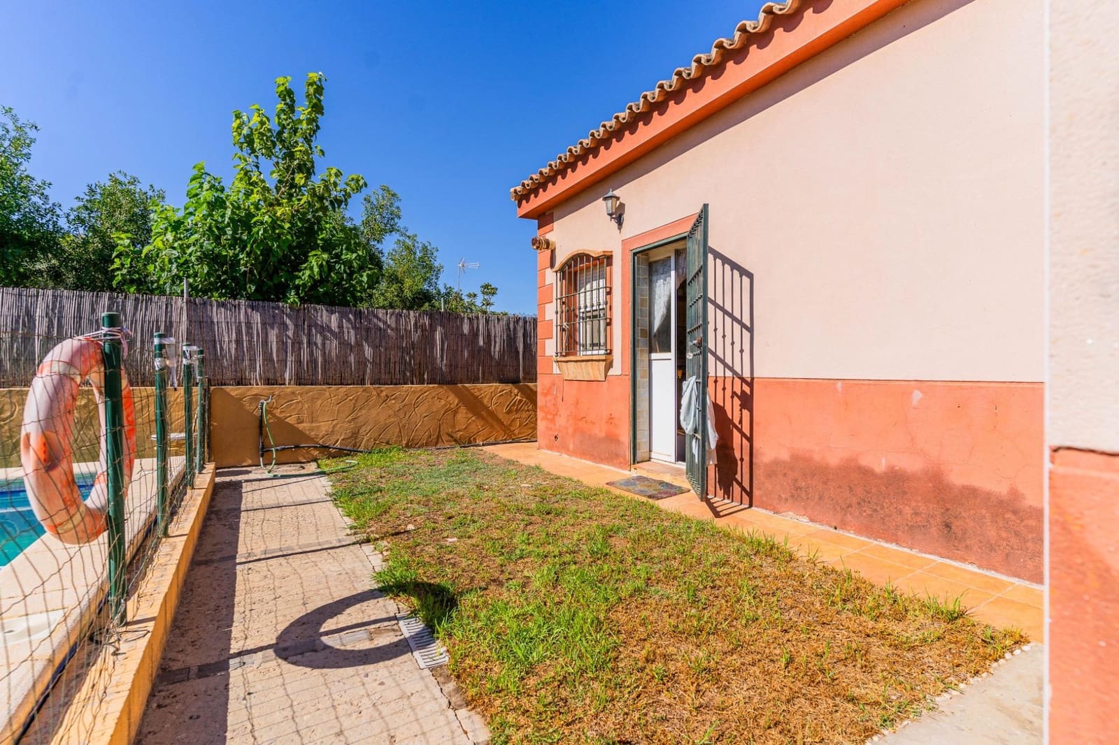 3 quarto Moradia para venda em Chiclana de la Frontera com piscina - 244 990 € (Ref: 9248298)