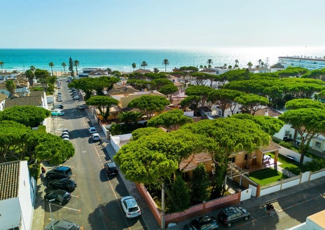 3 soveværelse Villa til salg i La Barrosa, Chiclana de la Frontera - € 699.990 (Ref: 9257567)