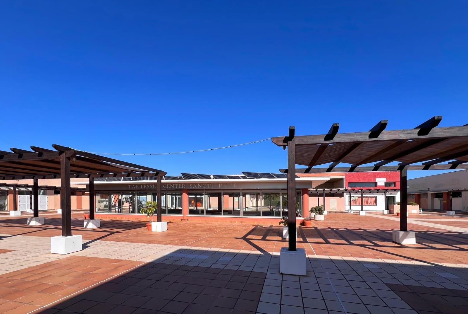 Local Comercial en Novo Sancti Petri en venta - 159.990 € (Ref: 9287714)