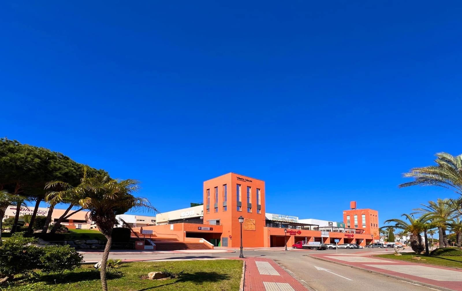 Local Comercial en Novo Sancti Petri en venta - 159.990 € (Ref: 9287714)