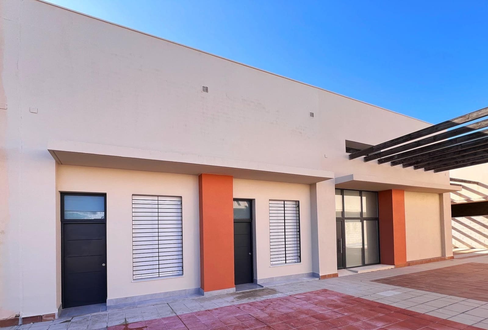 Local Comercial en Novo Sancti Petri en venta - 159.990 € (Ref: 9287714)