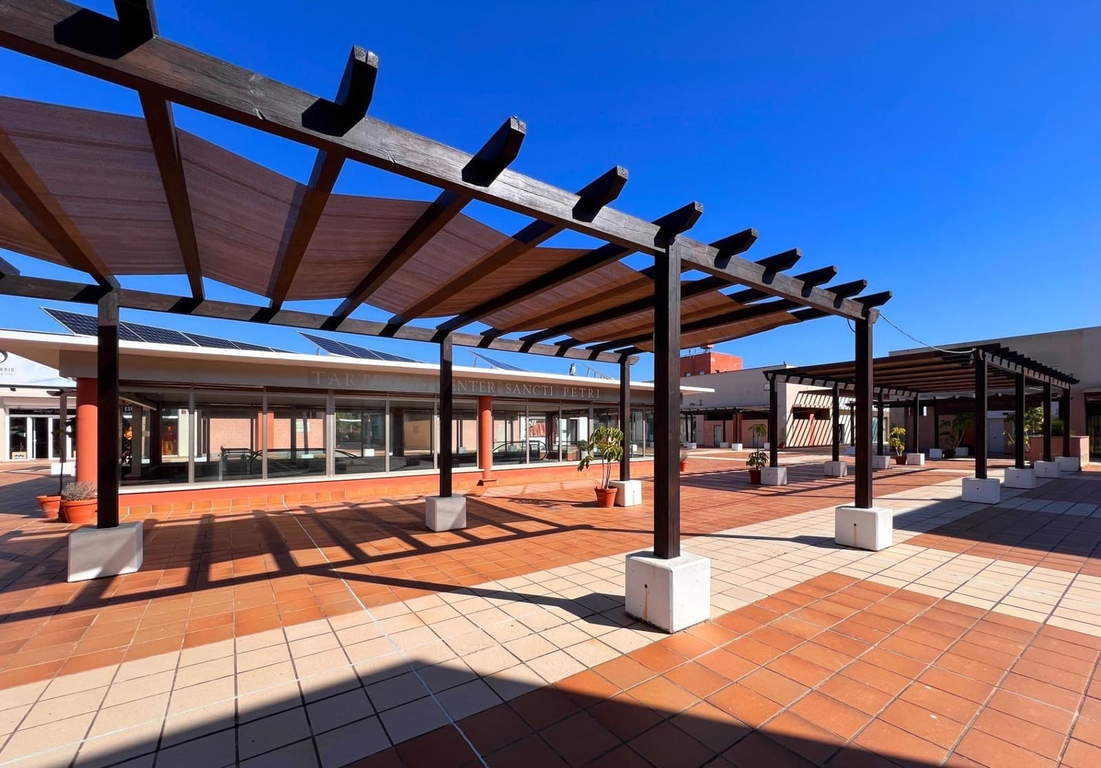 Local Comercial en Novo Sancti Petri en venta - 159.990 € (Ref: 9287714)