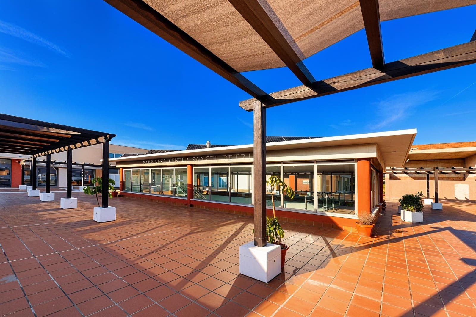 Commercial for sale in Novo Sancti Petri - € 159,990 (Ref: 9287714)