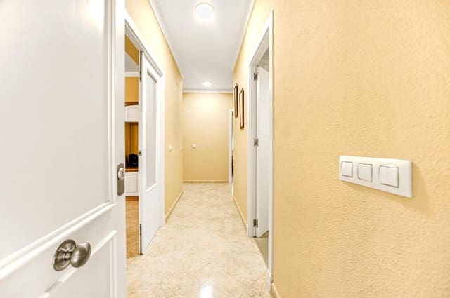 3 bedroom Villa for sale in Chiclana de la Frontera with pool - € 349,990 (Ref: 9296788)