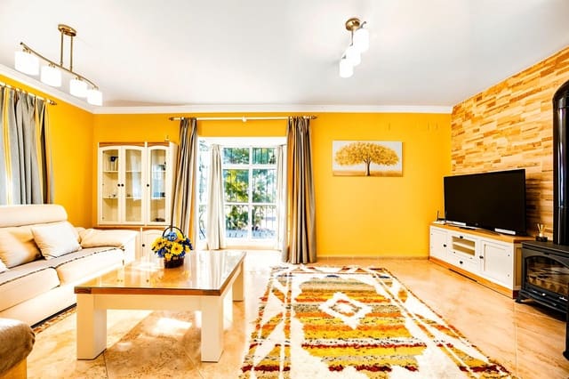 3 soveværelse Villa til salg i Chiclana de la Frontera med swimmingpool - € 349.990 (Ref: 9296788)